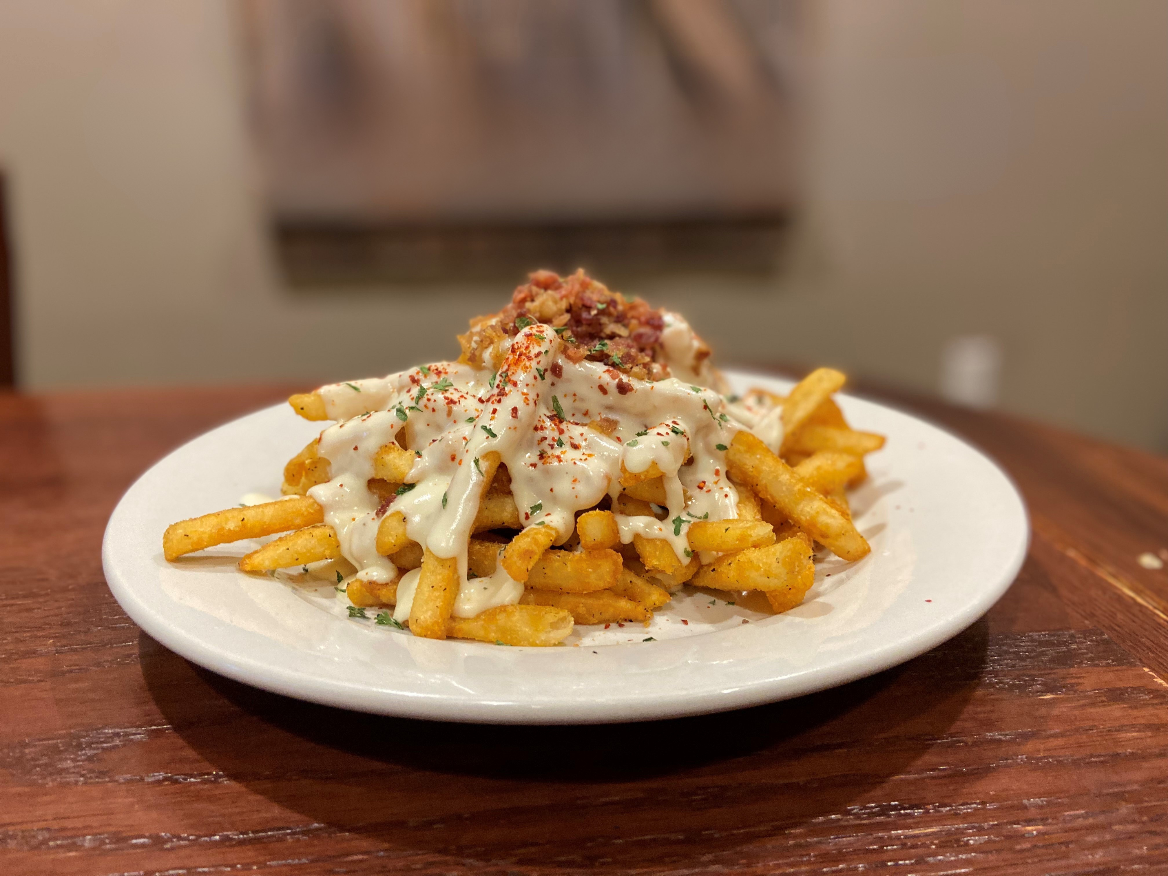 Outdoor Patio Dining - Horseshoe